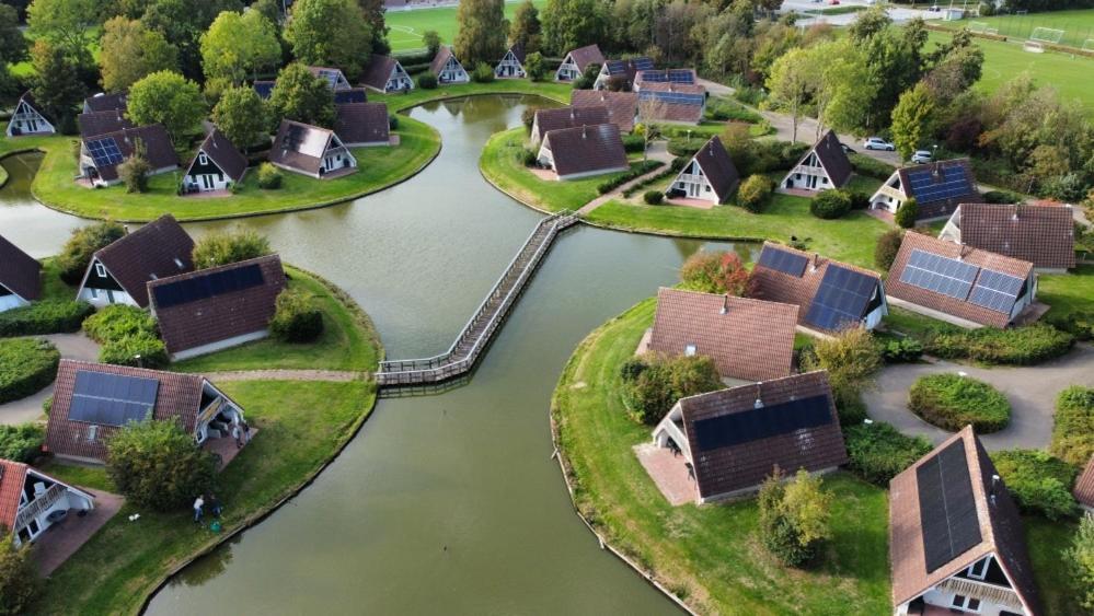 הוילה Gramsbergen De Waterlelie Gezellig En Sfeervol Aan Het Water מראה חיצוני תמונה